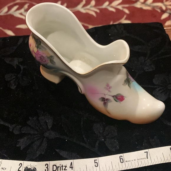 Beautiful vintage shoe with flowers 7 inches - Picture 8 of 8